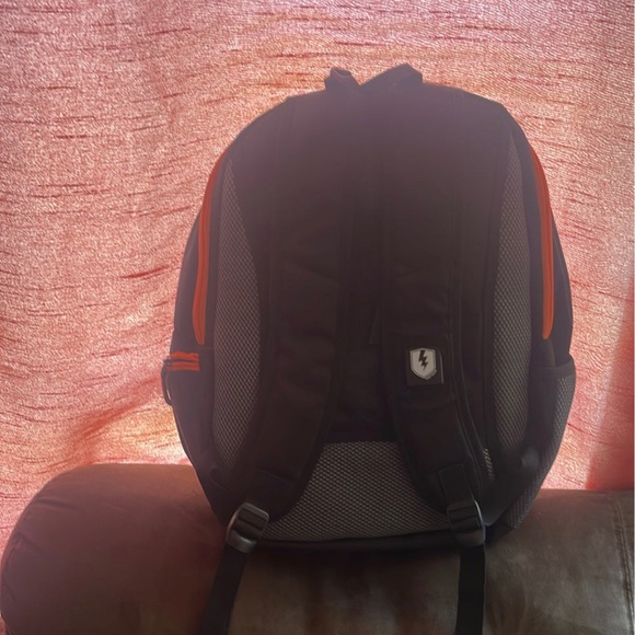 Backpack - Picture 2 of 8